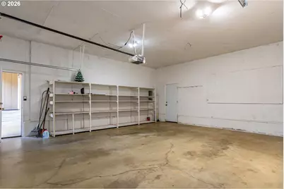 209 North River Dr, Roseburg, OR 97470 - Photo 39