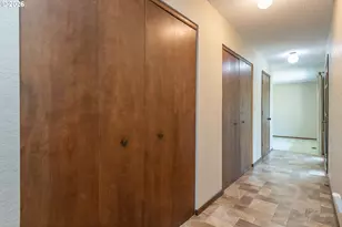 209 North River Dr, Roseburg, OR 97470 - Photo 17