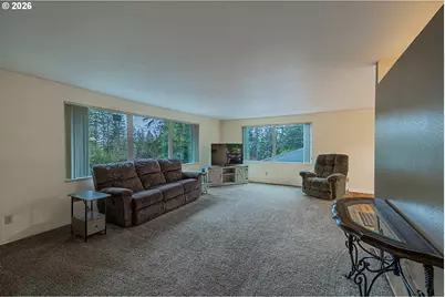 1070 E 15th St, Coquille, OR 97423 - Photo 13