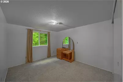 1070 E 15th St, Coquille, OR 97423 - Photo 21