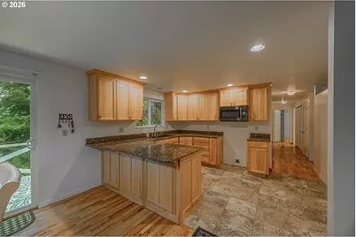 1070 E 15th St, Coquille, OR 97423 - Photo 9
