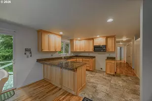 1070 E 15th St, Coquille, OR 97423 - Photo 9