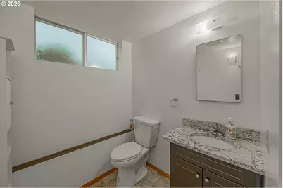 1070 E 15th St, Coquille, OR 97423 - Photo 29