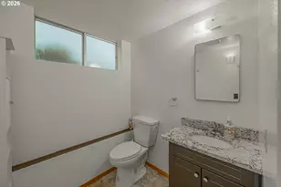 1070 E 15th St, Coquille, OR 97423 - Photo 29