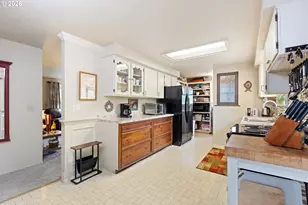 479 2nd St, Elkton, OR 97436 - Photo 9