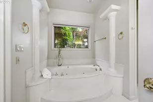 2216 Lakeview Dr, Eugene, OR 97408 - Photo 27