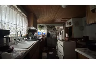 94230 2nd St, Gold Beach, OR 97444 - Photo 5