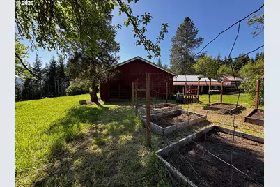 48799 McFarland Rd, Oakridge, OR 97463 - Photo 9