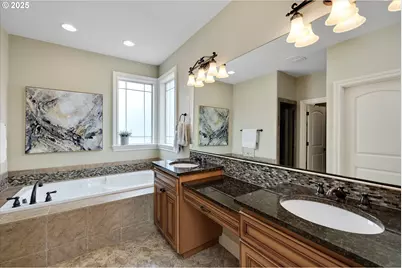 12482 SE 155th Ave, Happy Valley, OR 97086 - Photo 27