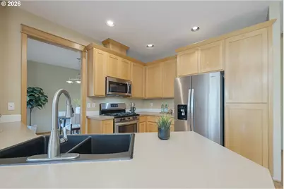 647 SW Roxe Dr, Forest Grove, OR 97116 - Photo 5