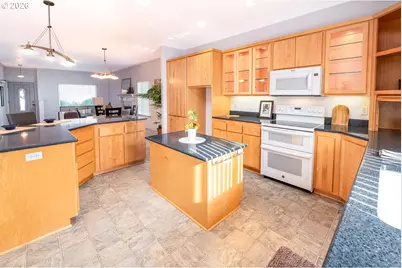 937 S St, Springfield, OR 97477 - Photo 23