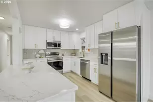 4827 SE 86th Ave, Portland, OR 97266 - Photo 9