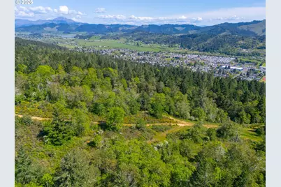 E Sixth Ave, Sutherlin, OR 97479 - Photo 9