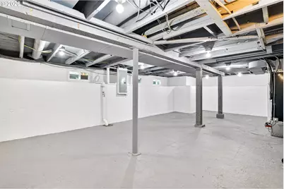 8944 N Clarendon Ave, Portland, OR 97203 - Photo 33