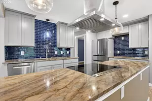 8944 N Clarendon Ave, Portland, OR 97203 - Photo 11