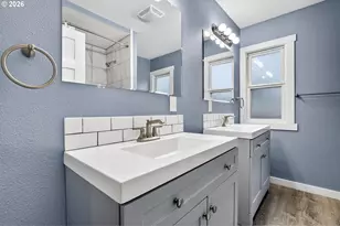 8944 N Clarendon Ave, Portland, OR 97203 - Photo 29