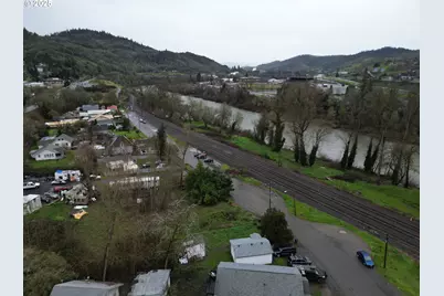 523 SE Rice Ave, Roseburg, OR 97470 - Photo 47