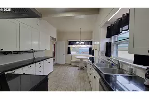 523 SE Rice Ave, Roseburg, OR 97470 - Photo 11