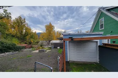 523 SE Rice Ave, Roseburg, OR 97470 - Photo 39