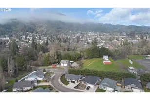 211 SE Woody Ct, Myrtle Creek, OR 97457 - Photo 47