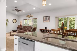 211 SE Woody Ct, Myrtle Creek, OR 97457 - Photo 9