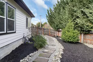 211 SE Woody Ct, Myrtle Creek, OR 97457 - Photo 33