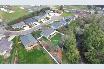 211 SE Woody Ct, Myrtle Creek, OR 97457 - Photo 45