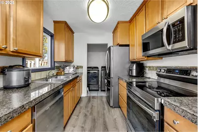 12312 NE Brazee St, Portland, OR 97230 - Photo 13