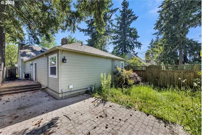 12312 NE Brazee St, Portland, OR 97230 - Photo 37