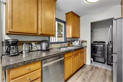 12312 NE Brazee St, Portland, OR 97230 - Photo 11