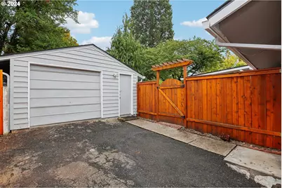 10910 SW 74th Ave, Portland, OR 97210 - Photo 29