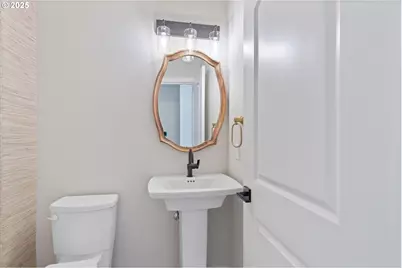815 SW 13th St #3, Newport, OR 97365 - Photo 11