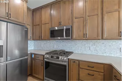 815 SW 13th St #3, Newport, OR 97365 - Photo 3