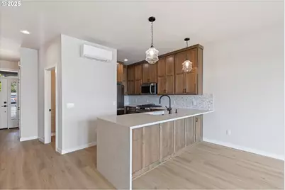 815 SW 13th St #3, Newport, OR 97365 - Photo 5