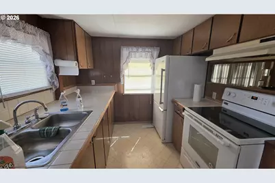 677 W Main St #83, John Day, OR 97845 - Photo 7