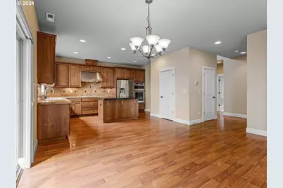 10932 SE Hilltop Ct, Happy Valley, OR 97086 - Photo 7