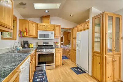 19921 Whaleshead Rd #B8, Brookings, OR 97415 - Photo 21