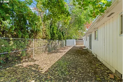298 51st St, Springfield, OR 97478 - Photo 21