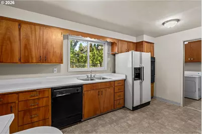 298 51st St, Springfield, OR 97478 - Photo 5