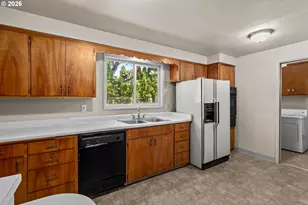 298 51st St, Springfield, OR 97478 - Photo 5