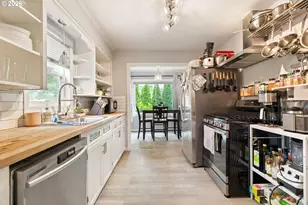 10520 SE Holgate Blvd, Portland, OR 97266 - Photo 9
