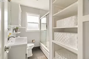 10520 SE Holgate Blvd, Portland, OR 97266 - Photo 15