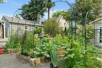 10520 SE Holgate Blvd, Portland, OR 97266 - Photo 37
