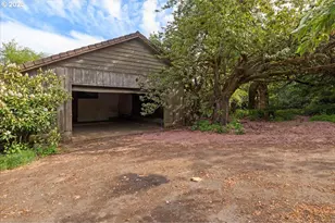 17815 NE Courtney Rd, Newberg, OR 97132 - Photo 7