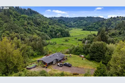 63562 Daniels Creek Rd, Coos Bay, OR 97420 - Photo 9