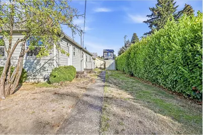 7404 NE Hassalo St, Portland, OR 97213 - Photo 29