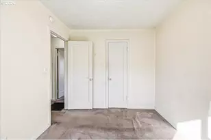 7404 NE Hassalo St, Portland, OR 97213 - Photo 21