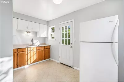 7404 NE Hassalo St, Portland, OR 97213 - Photo 7
