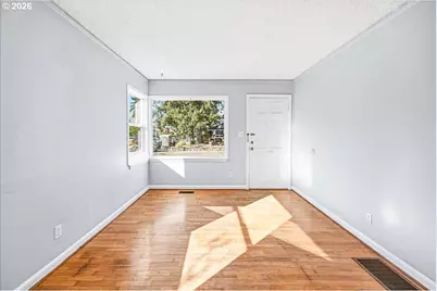 7404 NE Hassalo St, Portland, OR 97213 - Photo 5