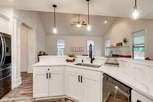 20800 Yosemite St, Aurora, OR 97002 - Photo 13